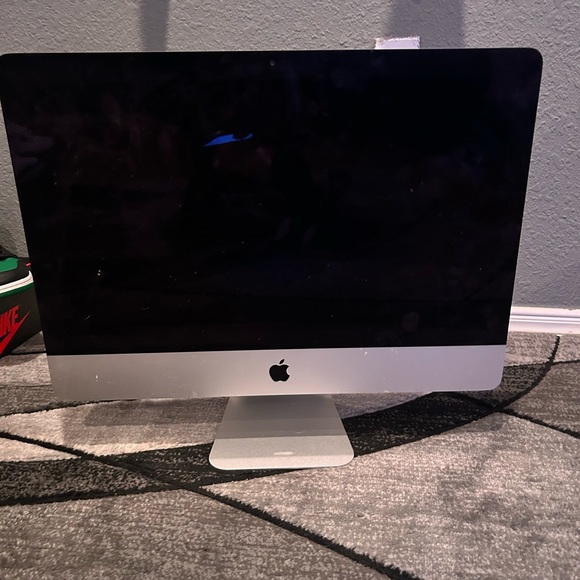 Apple computer